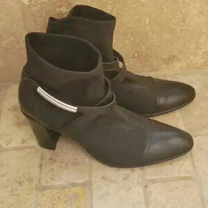 Short autumn boots size european 39